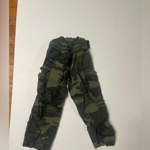 Magellan Outdoors Green Camouflage Cargo Pants